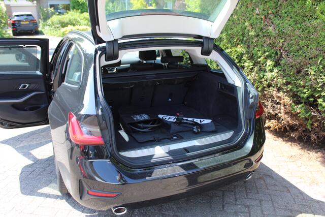 BMW 3-SERIE 330e touring 330e High Executive