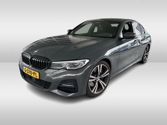 BMW 3-SERIE 330i High Exe. / Schuifdak / 360Camera / Head-up / 19'' / Leder / Memory seats / Harman Kardon / Sportstoelen / DAB / Stoelverwarming
