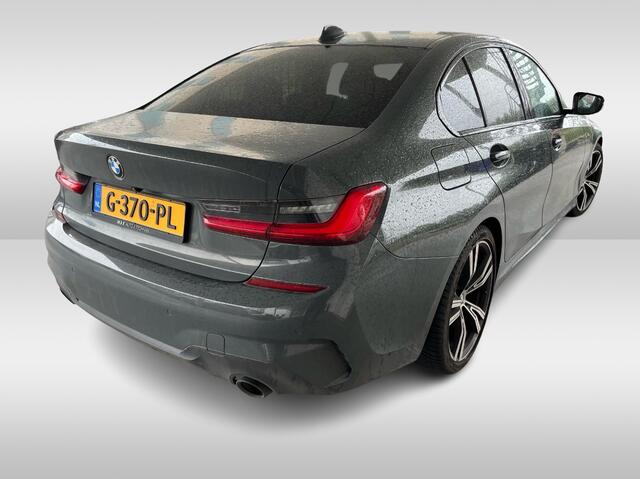 BMW 3-SERIE 330i High Exe. / Schuifdak / 360Camera / Head-up / 19'' / Leder / Memory seats / Harman Kardon / Sportstoelen / DAB / Stoelverwarming