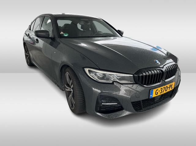 BMW 3-SERIE 330i High Exe. / Schuifdak / 360Camera / Head-up / 19'' / Leder / Memory seats / Harman Kardon / Sportstoelen / DAB / Stoelverwarming