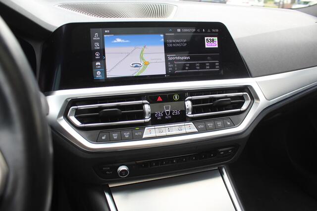 BMW 3-SERIE 330i High Exe. / Schuifdak / 360Camera / Head-up / 19'' / Leder / Memory seats / Harman Kardon / Sportstoelen / DAB / Stoelverwarming