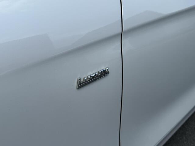 BMW 3-SERIE Touring 330i xDrive 252PK LuxuryoAutomaatoLeder