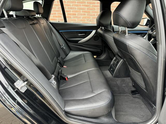 BMW 3-SERIE 318i M-SPORT AUT C PLAY NAP XEN TREKHAAK!!!!