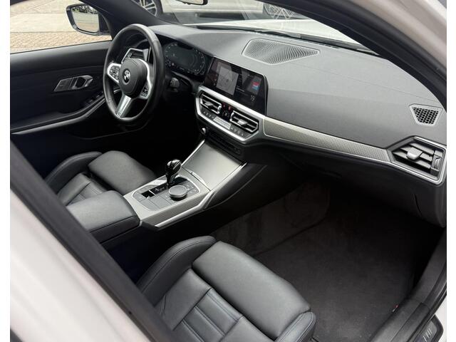 BMW 3-SERIE M340i xDrive |Schuifdak |Head-up |H&K |Adaptive cruise controle |