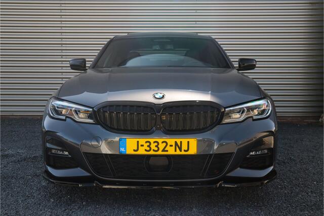 BMW 3-SERIE 330e M Sport Pano / Laser / 360 camera / Elec stoelen / Trekhaak / Dode hoek /
