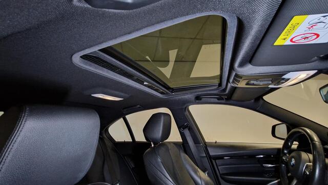 BMW 3-SERIE 330e Centennial High Executive | M-Sport | Schuifdak | Leder