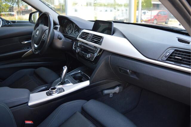 BMW 3-SERIE 318i Executive Nap / Autom. / Clima / Sportstoelen