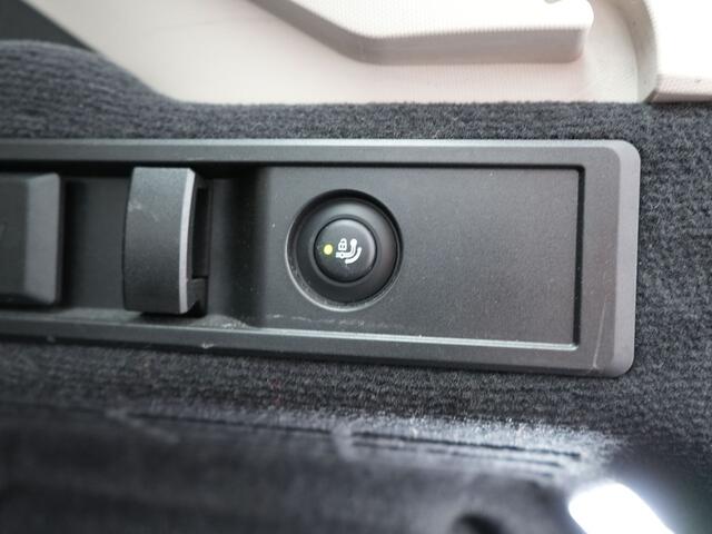 BMW 3-SERIE Touring 330e xDrive Luxury Line Plug In Hybrid 293pk PHEV | Panodak | Trekhaak af Fabriek | Laser LED | Head Up | Adaptive Onderstel | Harman Kardon | Camera | Keyless |