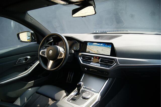 BMW 3-SERIE Touring 320e 204PK xDrive High Ex. M-Sport Shadow/ACC/Carplay/Sfeerverl./Stoelverw. Aut8
