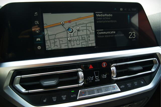 BMW 3-SERIE Touring 320e 204PK xDrive High Ex. M-Sport Shadow/ACC/Carplay/Sfeerverl./Stoelverw. Aut8