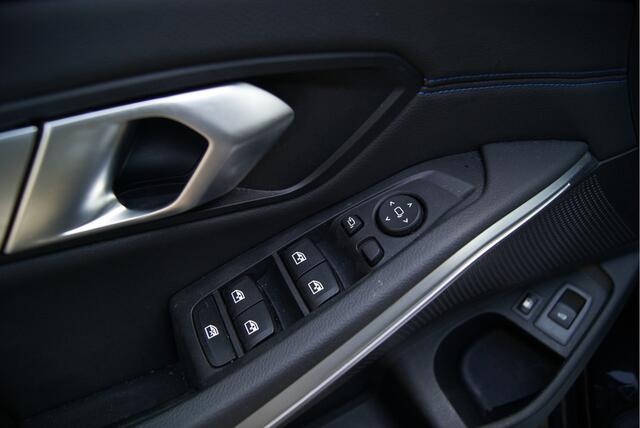 BMW 3-SERIE Touring 320e 204PK xDrive High Ex. M-Sport Shadow/ACC/Carplay/Sfeerverl./Stoelverw. Aut8