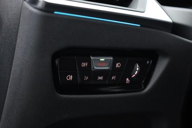 BMW 3-SERIE Touring 330e M Sport | Pano | HUD | Carbon int. | 19'' | Adapt. Cruise | Elek. Stoelen