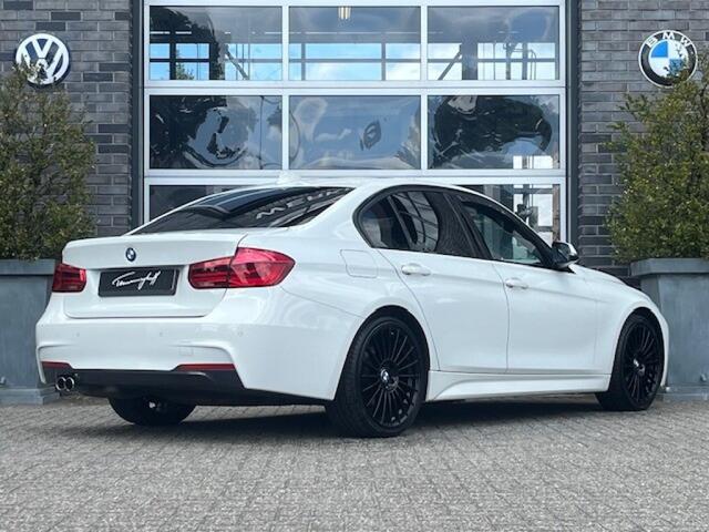 BMW 3-SERIE 330E iPERFORMANCE M-SPORT AUT. - LEDER - 19 INCH - ORG. NL.