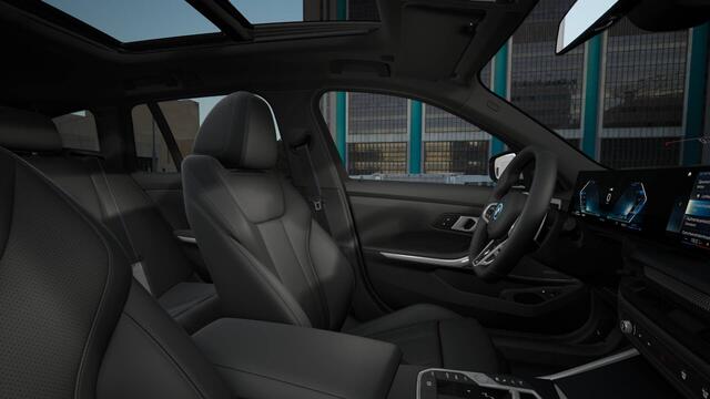 BMW 3-SERIE Touring 330e M Sport Automaat / Panoramadak / Trekhaak / Sportstoelen / Adaptieve LED / Active Cruise Control / Parking Assistant Plus / Stuurverwarming