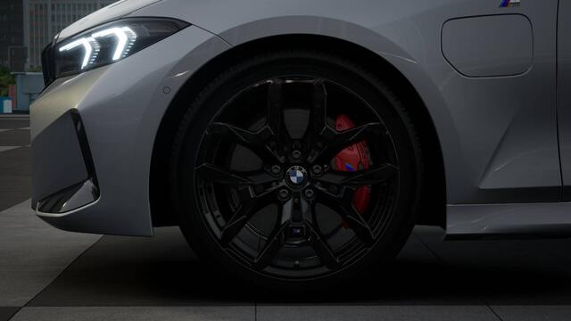 BMW 3-SERIE Touring 330e M Sport Automaat / Panoramadak / Trekhaak / Sportstoelen / Adaptieve LED / Active Cruise Control / Parking Assistant Plus / Stuurverwarming