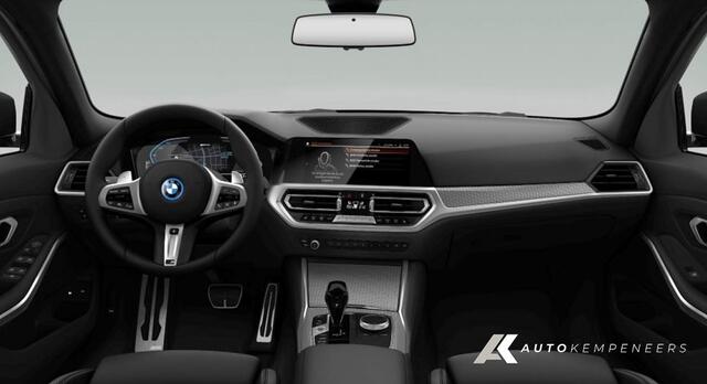 BMW 3-SERIE 330 330e xDrive M-Sport | Shadow | Adapt. Cruise | Trekhaak | Camera | 18' inch |