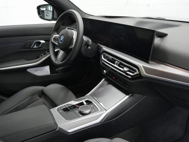 BMW 3-SERIE Touring 330e xDrive | Panorama | M-Sport | Head up