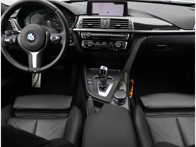 BMW 3-SERIE Touring 318i M Sport | Parkeercamera | LED | Leder | Org. NL
