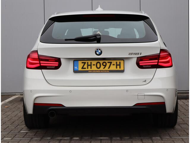 BMW 3-SERIE Touring 318i M Sport | Parkeercamera | LED | Leder | Org. NL