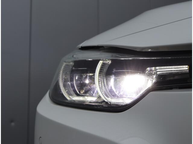BMW 3-SERIE Touring 318i M Sport | Parkeercamera | LED | Leder | Org. NL