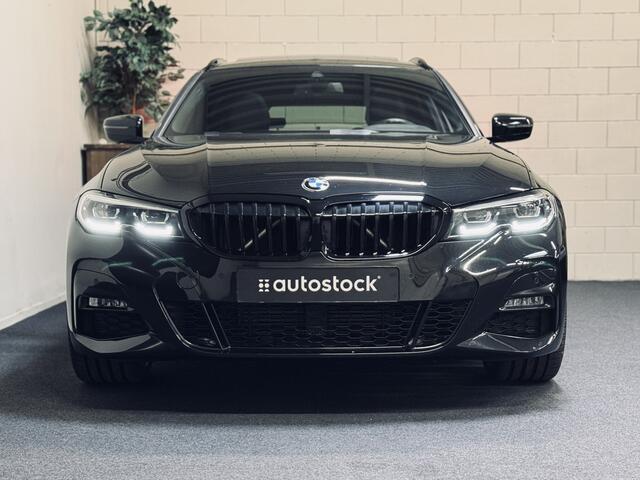 BMW 3-SERIE Touring 320i M-Sport | 20" | Panorama | Leder | Camera