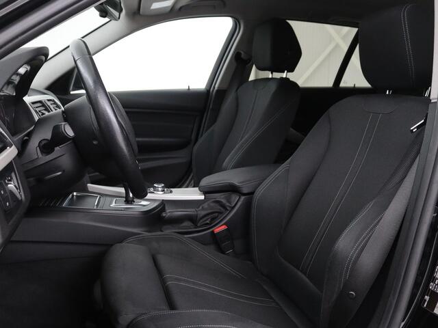 BMW 3-SERIE 320d | Stoelverwarming | Trekhaak | Full LED | Navigatie | Sportstoelen | Climate control | Bluetooth | Parkeerhulp | Cruise control
