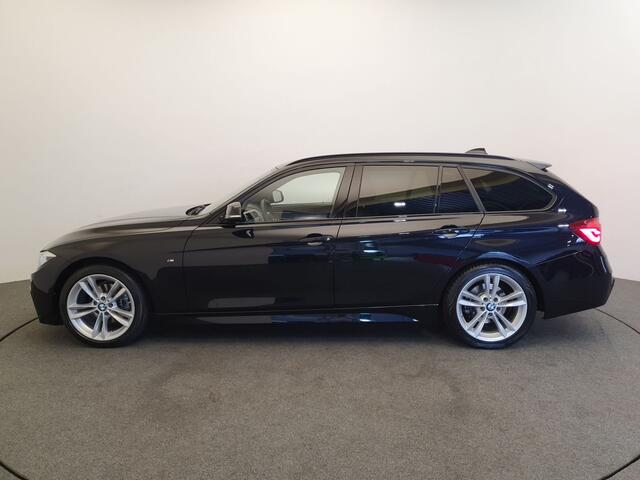 BMW 3-SERIE Touring 320i M-sport Trekhaak, Panoramadak, Leder