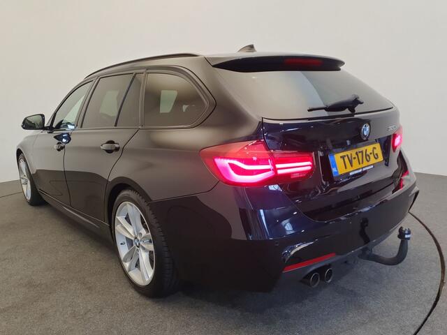 BMW 3-SERIE Touring 320i M-sport Trekhaak, Panoramadak, Leder