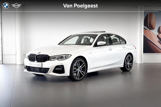 BMW 3-SERIE 330e eDrive Edition | M Sport | Glazen Schuif-/kanteldak | Stoelverwarming | Head-up Display |