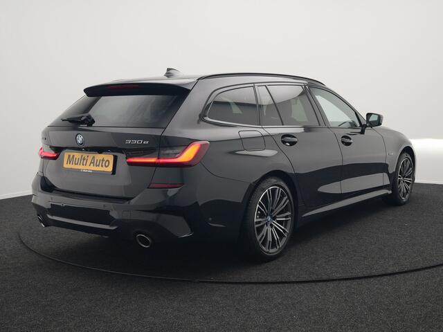 BMW 3-SERIE Touring 330e xDrive M Sport Plug In Hybrid 293pk Dealer O.H PHEV | Panodak | Trekhaak af Fabriek | Adaptive Cruise | Laser LED | Adaptive Onderstel | Head Up | 360 Camera | Keyless |