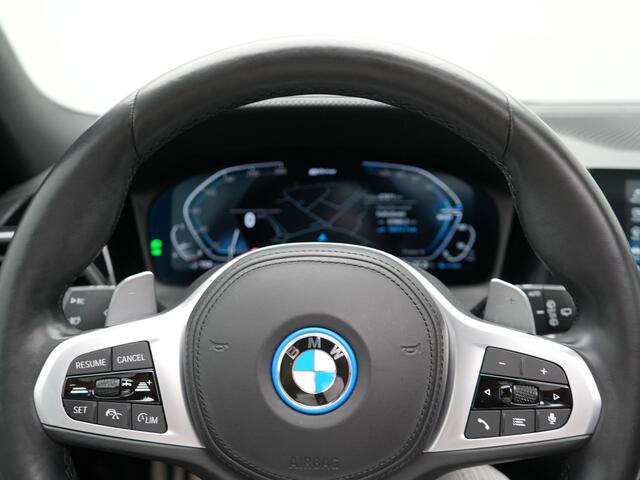 BMW 3-SERIE Touring 330e xDrive M Sport Plug In Hybrid 293pk Dealer O.H PHEV | Panodak | Trekhaak af Fabriek | Adaptive Cruise | Laser LED | Adaptive Onderstel | Head Up | 360 Camera | Keyless |