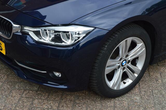 BMW 3-SERIE 320i Corp L Hi Ex