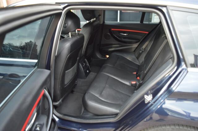 BMW 3-SERIE 320i Corp L Hi Ex