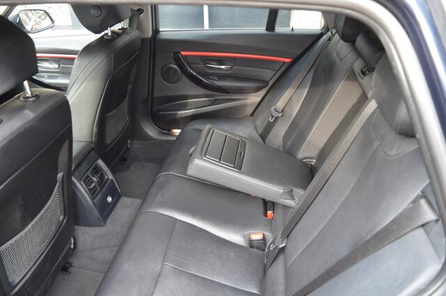 BMW 3-SERIE 320i Corp L Hi Ex