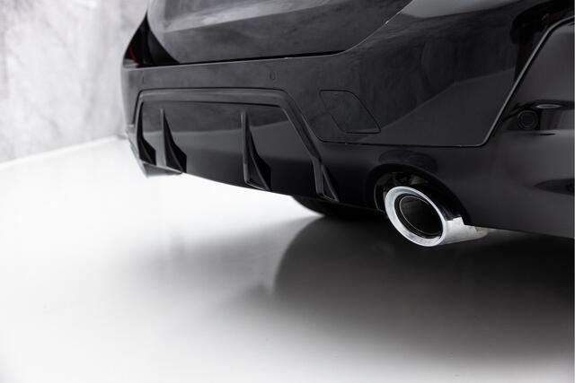 BMW 3-SERIE Touring 330e M-Sport | M-Stoel | Pano | H&K | ACC