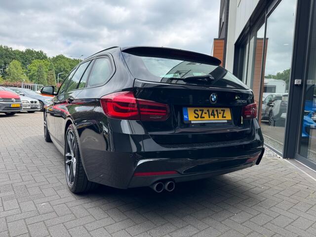 BMW 3-SERIE 320i Touring M-Sport ShadowExe,NaviPro,Pano,SportBak,Leer,Carplay