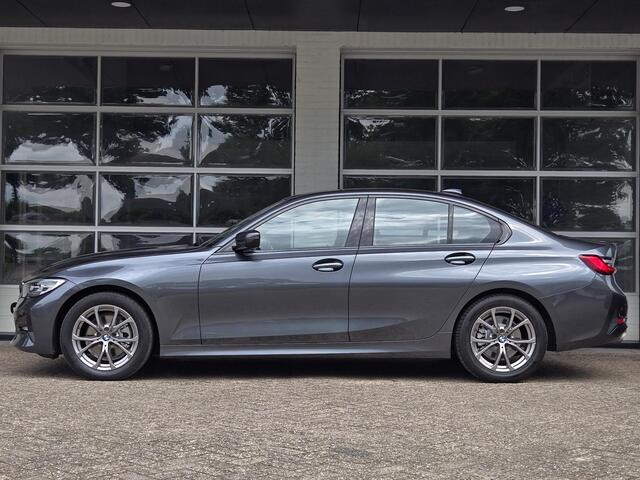 BMW 3-SERIE 320i Executive Edition SPORT LINE | SPORTSTOELEN | STOELVERWARMING |