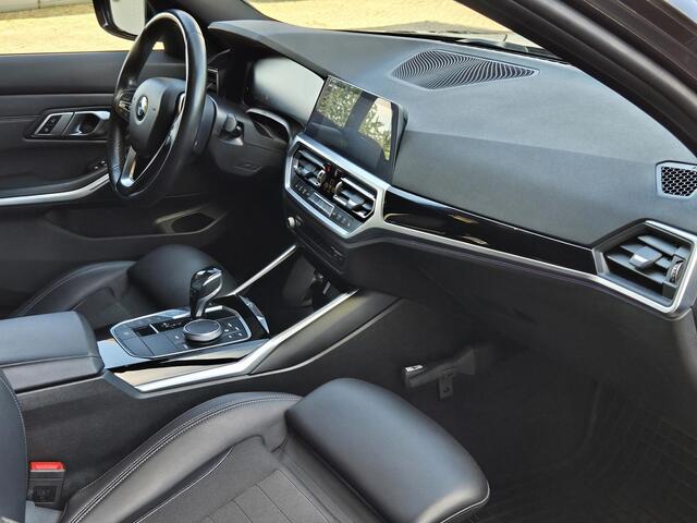 BMW 3-SERIE 320i Executive Edition SPORT LINE | SPORTSTOELEN | STOELVERWARMING |