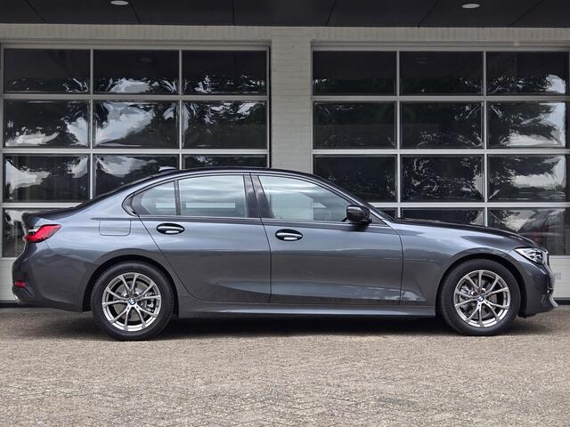 BMW 3-SERIE 320i Executive Edition SPORT LINE | SPORTSTOELEN | STOELVERWARMING |