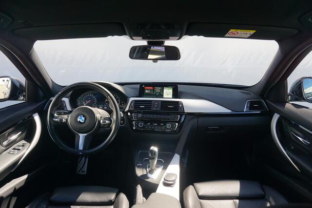 BMW 3-SERIE Sedan 320i M Sportpakket 18'' / Shadow Line / Stoelverwarming / PDC