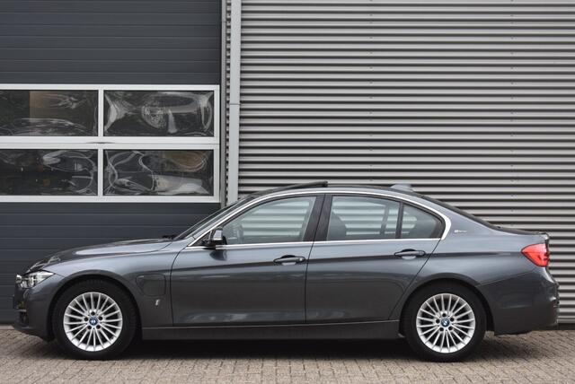 BMW 3-SERIE 330E HIGH EXEC. / SCHUIF KANTELDAK / STOELVERWARMING / LEDERE BEKLEDING