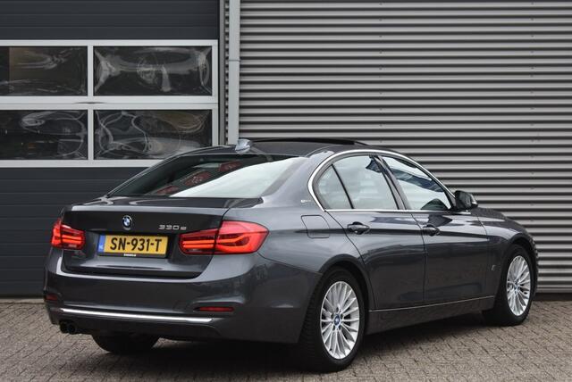 BMW 3-SERIE 330E HIGH EXEC. / SCHUIF KANTELDAK / STOELVERWARMING / LEDERE BEKLEDING