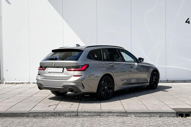 BMW 3-SERIE Touring 330i High Executive M-Sport Harman Kardon / Co-Pilot / Head-Up / Glazen Schuifdak / Stoelen Elektrisch / 19 Inch