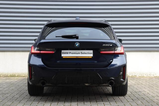 BMW 3-SERIE Touring 330e | M Sportpakket Pro / Innovation Pack / Panodak / Driving Assistant / Harman Kardon / Head-Up / Trekhaak / 19'' LMV | Easter