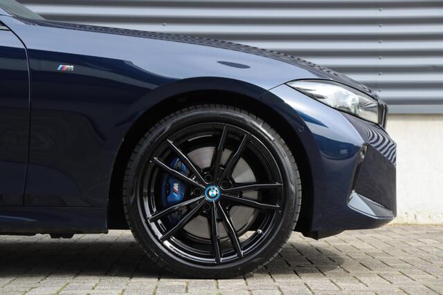 BMW 3-SERIE Touring 330e | M Sportpakket Pro / Innovation Pack / Panodak / Driving Assistant / Harman Kardon / Head-Up / Trekhaak / 19'' LMV | Easter