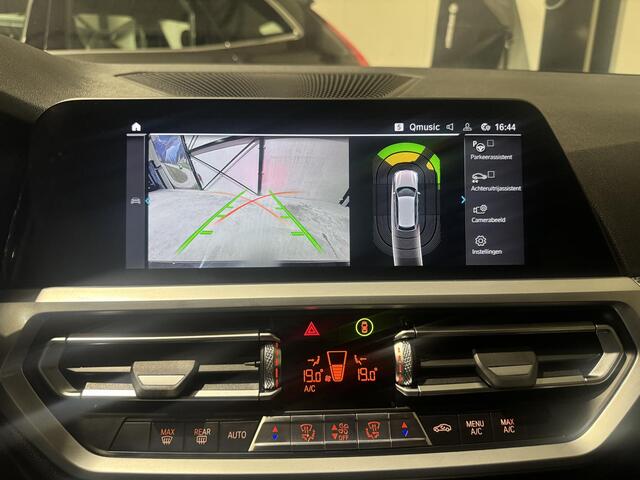 BMW 3-SERIE Touring 330e M-Sport | navi | carplay | trekhaak | shadow-line |