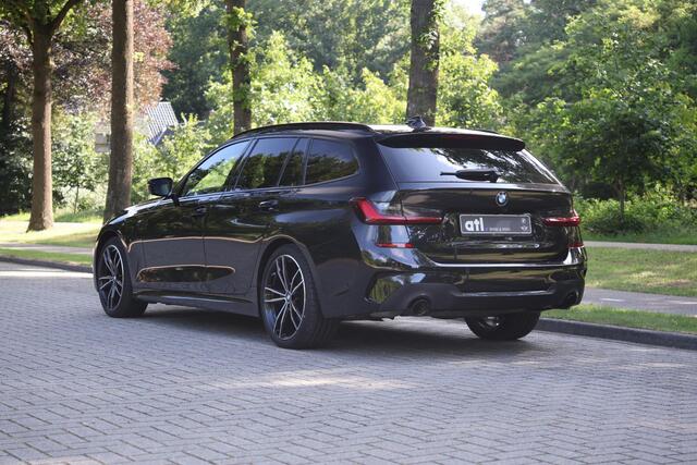 BMW 3-SERIE Touring 320i Executive M-Sportpakket, 19" M Wielset, Keyless, Adap cruise, Camera, Adap LED, Hifi, Live Cockpit Pro, etc.