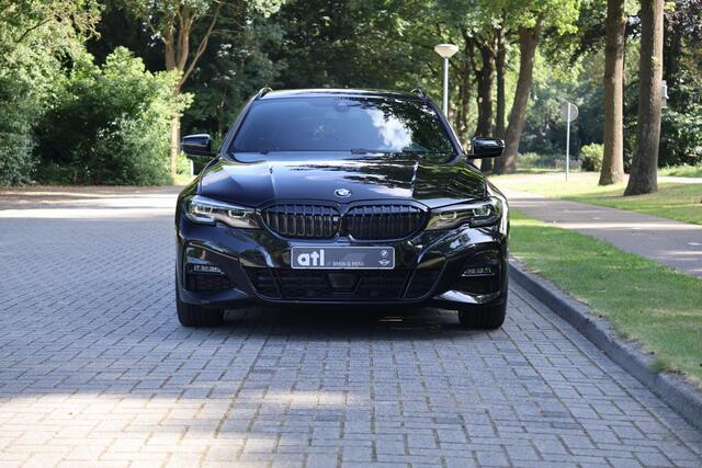 BMW 3-SERIE Touring 320i Executive M-Sportpakket, 19" M Wielset, Keyless, Adap cruise, Camera, Adap LED, Hifi, Live Cockpit Pro, etc.