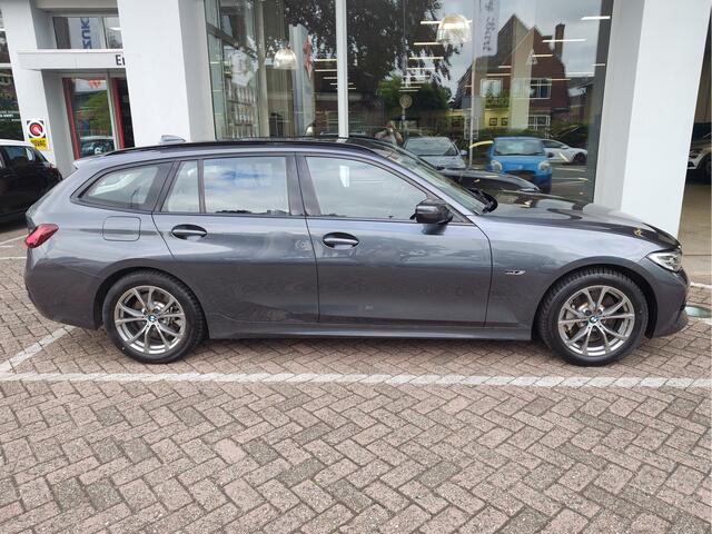 BMW 3-SERIE Touring 330e BUSINESS EDITION PLUS AUTOMAAT Trekhaak wegklapbaar | Stuuverwarming | Navi+HD