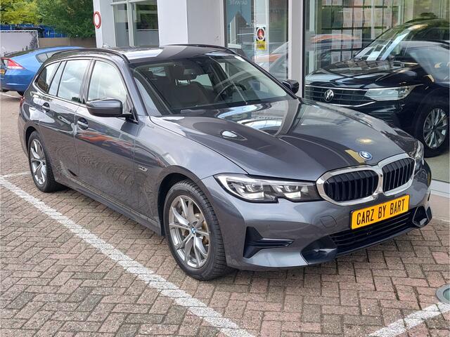 BMW 3-SERIE Touring 330e BUSINESS EDITION PLUS AUTOMAAT Trekhaak wegklapbaar | Stuuverwarming | Navi+HD